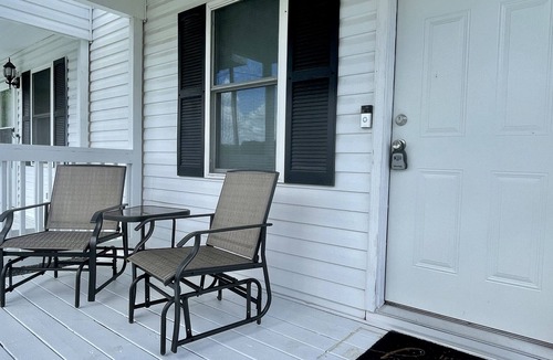 Pendleton House | Modern 2BR Getaway: Walk to Chowan University & Local Eats!