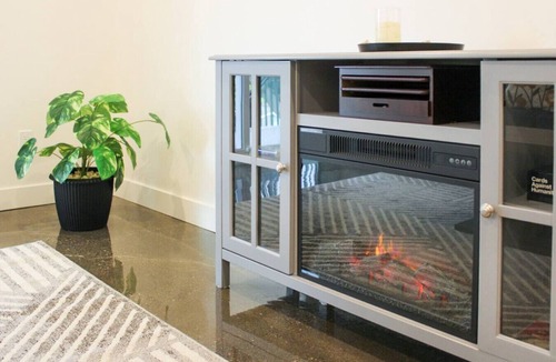 Okanagan-Similkameen Apartment | Modern 2BR w/Rooftop Sauna, BBQ & Lake Views