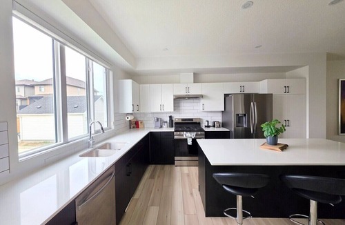 Southwest Edmonton House | Modern 3BR Executive Home | SW Edmonton