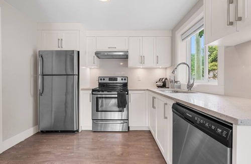 Riley Park-Little Mountain House | Modern 3BR Lane House Vancouver