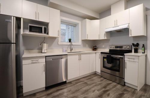 Mission House | Modern 3BR - Patio - Fireplace - Self Check-in