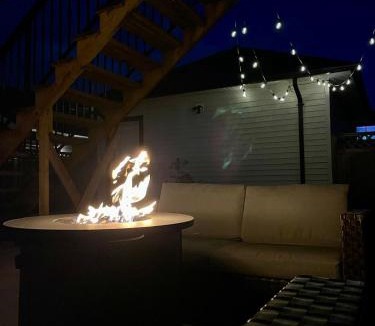 Mission House | Modern 3BR - Patio - Fireplace - Self Check-in