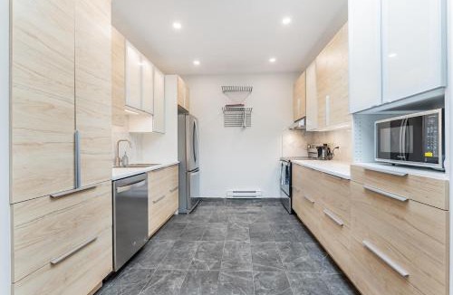 La Petite-Patrie Apartment | Modern and Spacious 3 Bedroom Condo