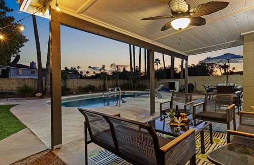 Paradise Valley Village Cottage | Modern and Stylish Remodeled 4 Bdrm w/HTD Pool!