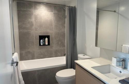 Surrey Apartment | Modern apartment, free parking in King George Hub