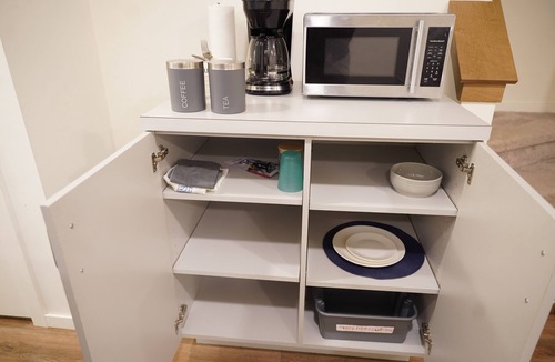 Winnipeg Apartment | Modern Basement Suite with Private Entrance - Perfect for a Relaxing Stay!