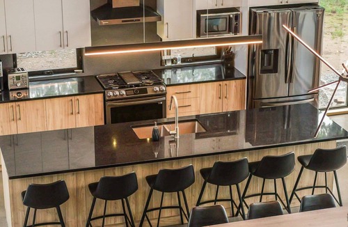 Mauricie Ski Chalet | Modern chalet on the banks of the magnificent St-Maurice River