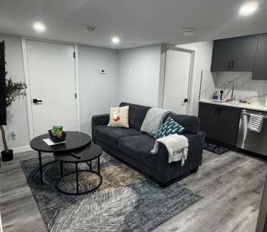 Southeast Edmonton House | Modern comfort just 20 minutes from the airport, with a full kitchen