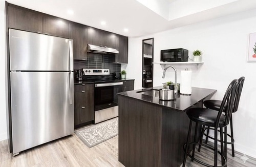 Aldershot Condo | Modern Condo next Aldershot GO Toronto Access &assigned underground parking