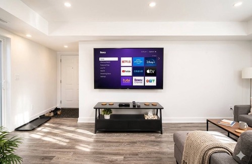 Aldershot Condo | Modern Condo next Aldershot GO Toronto Access &assigned underground parking