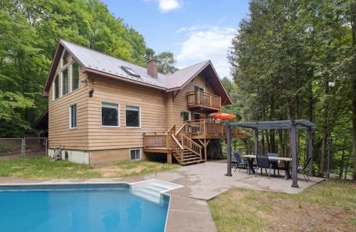 Argenteuil Regional County Municipality Ski Chalet | Modern Cottage Laurentians Private Pool & Nature