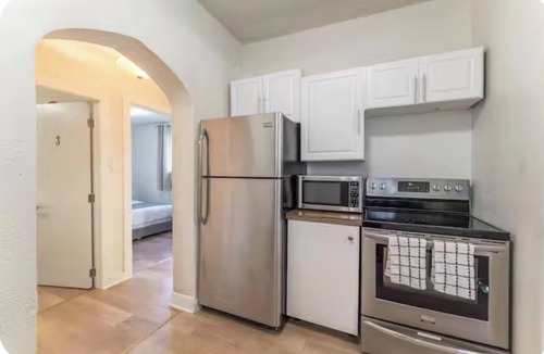 Winnipeg House | Modern & Cozy: 4Bed 2Bath Home