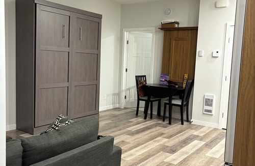 Whitehorse Apartment | Modern cozy studio suite in Whistlebend