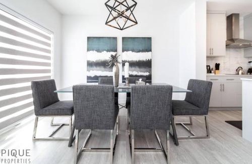 Southwest Edmonton Apartment | Modern Executive Home-Sleeps12-KingBeds-FullHouse