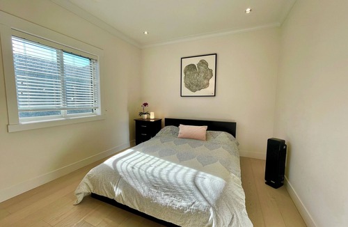 Grandview-Woodland House | Modern, family friendly space with Air conditioning, 8 min to Downtown!