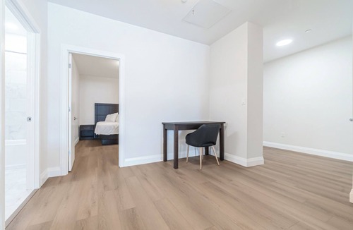 Dean Park Apartment | Modern Fully Furnished 1 Bedroom Apartment Unit 2