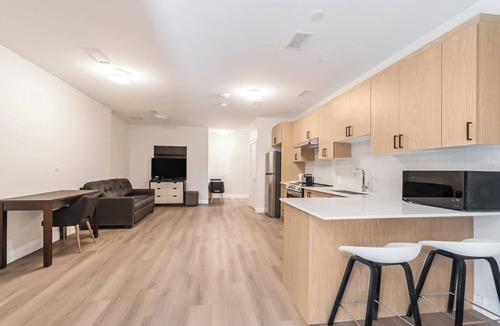Dean Park Apartment | Modern Fully Furnished 2 Bedroom Apartment Unit 7