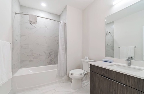 Dean Park Apartment | Modern Fully Furnished 2 Bedroom Apartment Unit 7
