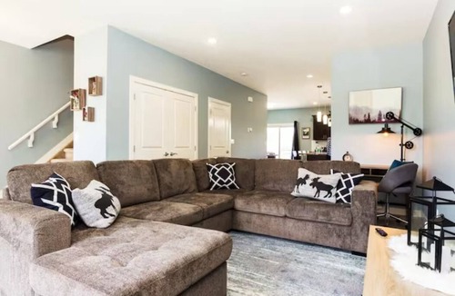 Jasper Place House | ★Modern Home★King Bed★Garage✔Long Stays★Sanitized!