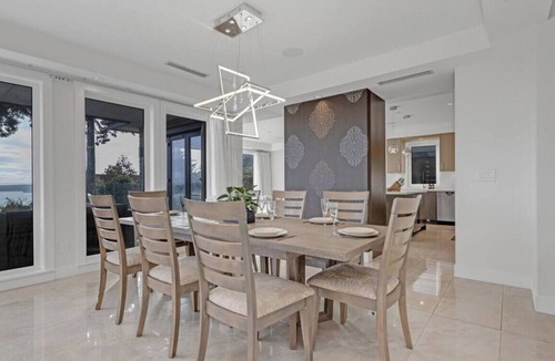 Dundarave House | Modern Home with Breathtaking Ocean & City Views