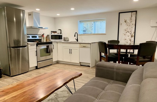 Saanich West Apartment | Modern Homelike Suite - Full Kitchen, Close to DT