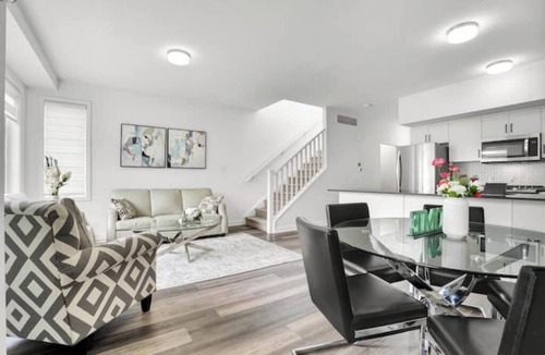 Hespeler House | Modern Living By the River - Entire Homenn