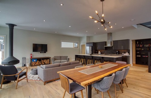 Panorama House | Modern luxury chalet with incredible Ski in/Ski out access