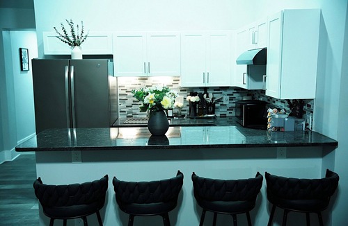 Reading Apartment | Modern Minimalist Home in the heart of Reading