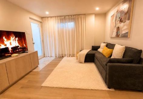 Repentigny Apartment | Modern private apartment - Warm atmosphere
