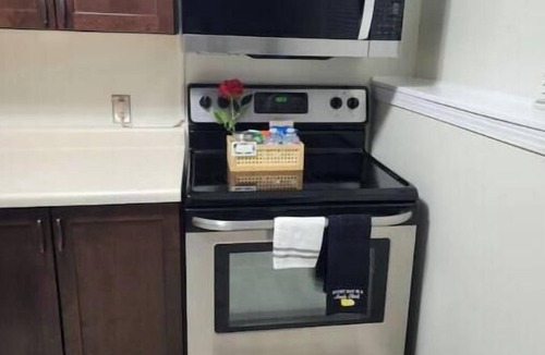 Prince Albert Apartment | Modern Private Suite w/Kitchen & Full Bath