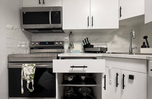 Regina House | Modern Private Suite in Regina w/Separate Entrance