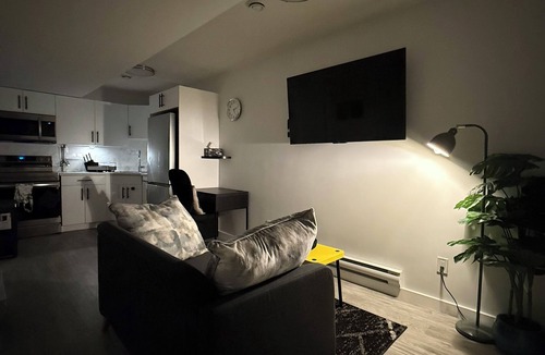 Regina House | Modern Private Suite in Regina w/Separate Entrance