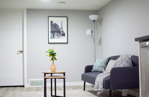 Airdrie House | Modern Private Suite Near YYC | Kitchen, Laundry & Parking