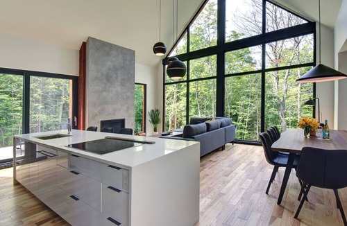 Lac Superieur Village Cottage | Modern Scandinavian Chalet + Jacuzzi, Pool, Lake