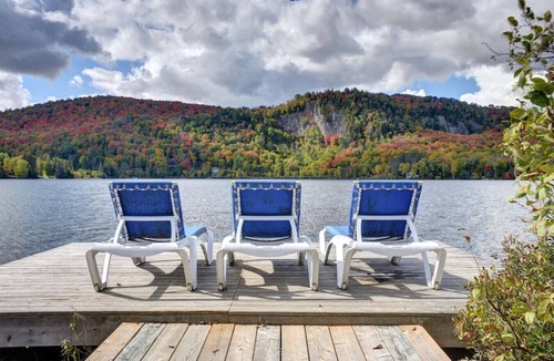 Lac Superieur Village Cottage | Modern Scandinavian Chalet + Jacuzzi, Pool, Lake
