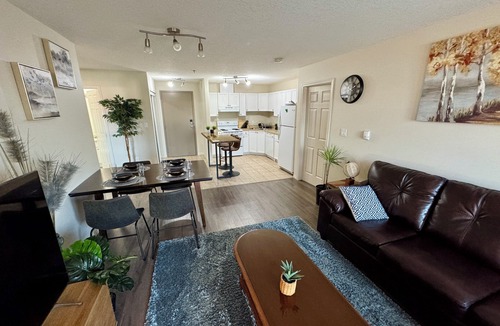 Grande Prairie Condo | Modern Spacious Condo-Style Apartment | Queen Bed | Prime Location