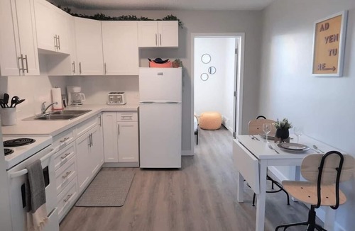 Inglewood Apartment | Modern Suite in Historic Bldg. Minutes to DT