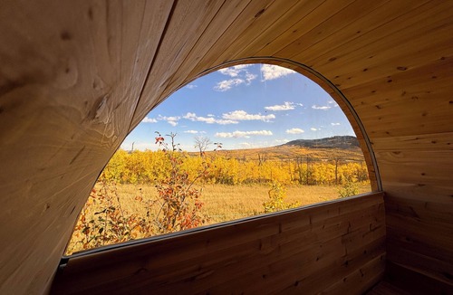 Beaver Mines Cabin | Modern Timber- Hot tub, sauna, theatre, climb wall
