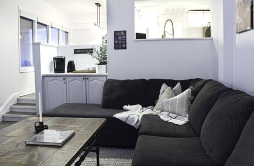 The Blue Mountains Villa | Modern Town@Wintergreen 2min walk to Village/Sauna