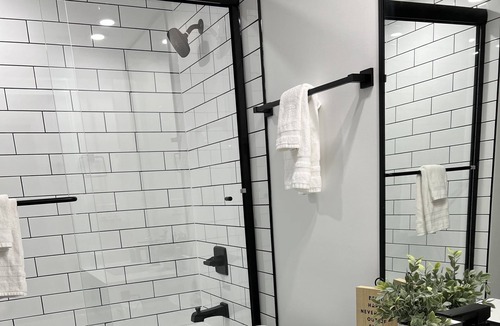 Sardis House | Modern Valley Oasis