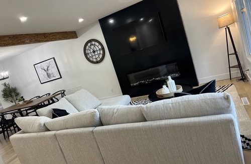 Sardis House | Modern Valley Oasis