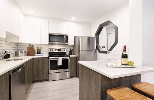Village North Villa | Modern Village 2Br/Ba - Hot Tub/Pool/Free Parking