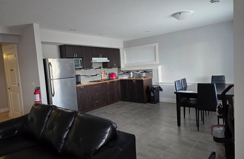 Sage Hill House | Modern Walkout Suite + Private Entry + Self Check-In + NW Calgary