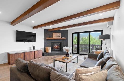 Mont-Tremblant House | Modern Warm Condo with Views of Mont Tremblant