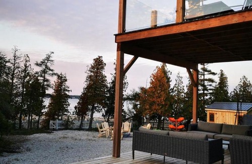 Northern Bruce Peninsula House | Modern Waterfront Tobermory Kayaks