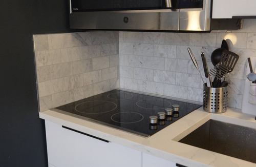 Village North Condo | Modern Whistler Village Studio with Mountain Views