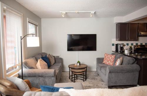 Panorama Apartment | Moguls, Lofted Ski in Ski Out with Hot Tub Access