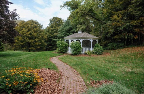 Cornwall House | Mohawk Mountain Retreat - 5 Mins to Skiing
