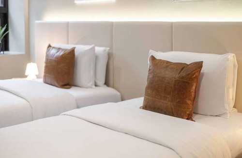 Gay Village Hotel | Monaco Duo – Berri-UQAM Nest