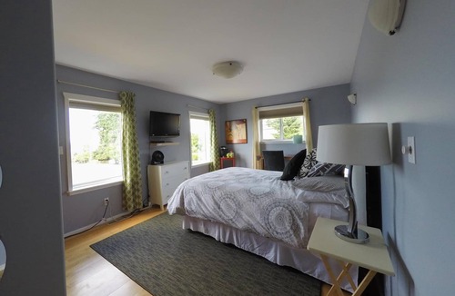 Campbell River Bed & Breakfast | Money Pennies B&B